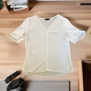 Banana Republic women’s XS Blouse in off white​​